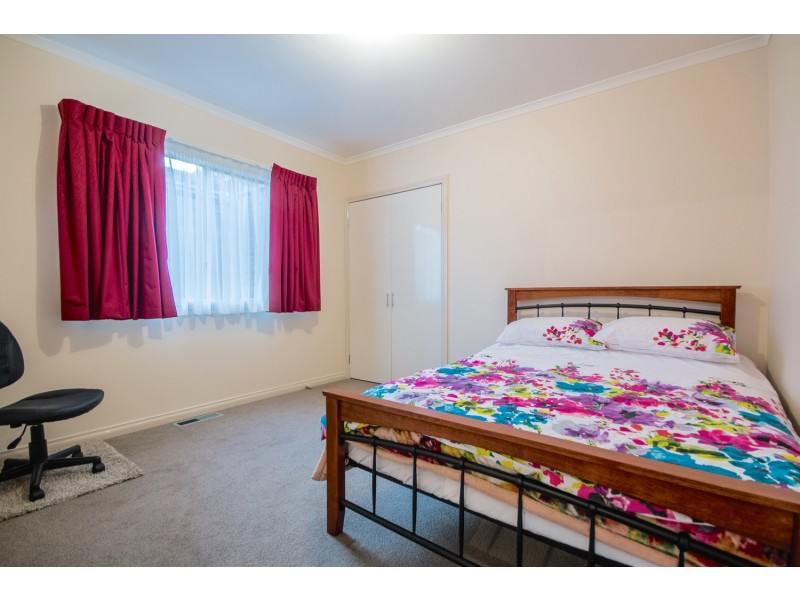 16 Corrong Crescent, Mooroolbark VIC 3138