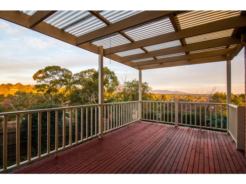 16 Corrong Crescent, Mooroolbark VIC 3138