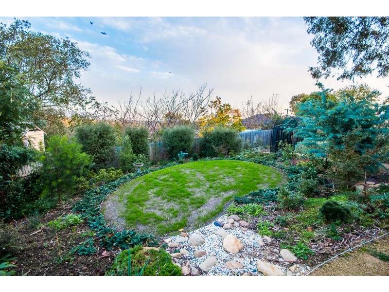 16 Corrong Crescent, Mooroolbark VIC 3138