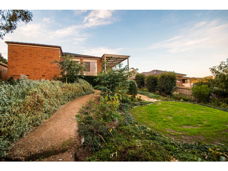 16 Corrong Crescent, Mooroolbark VIC 3138