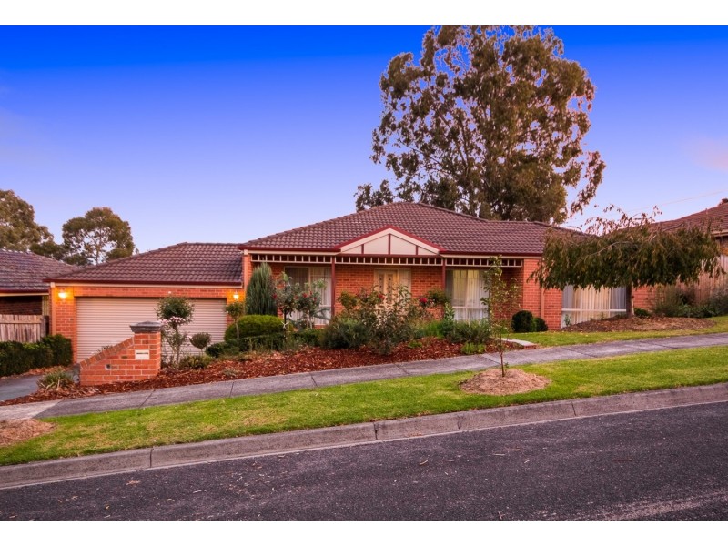 16 Corrong Crescent, Mooroolbark VIC 3138