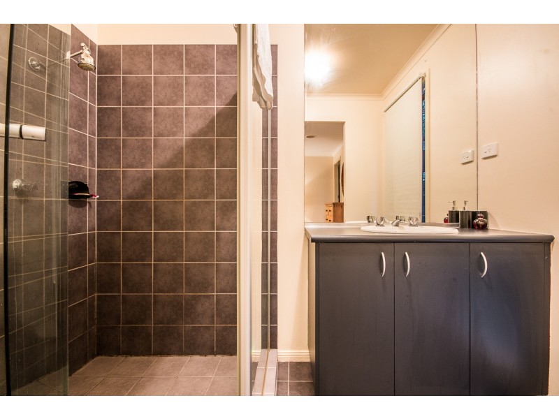 36 Stradbroke Road, Montrose VIC 3765