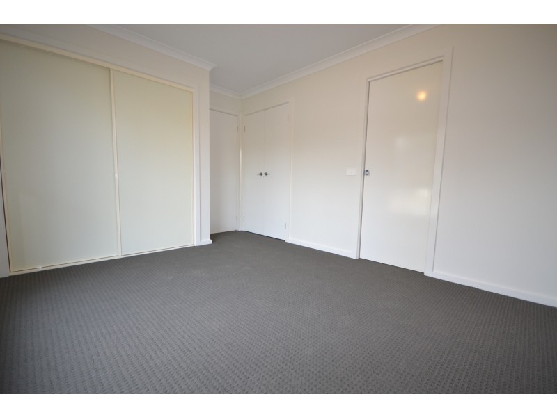 2 Lithgow Way, Mooroolbark VIC 3138