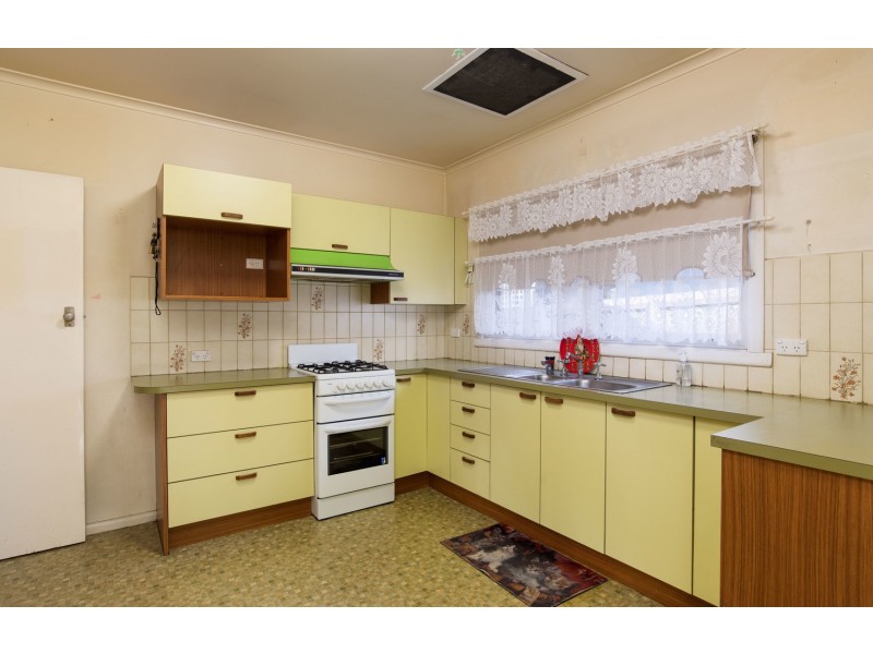 86 Mount View Parade, Croydon VIC 3136