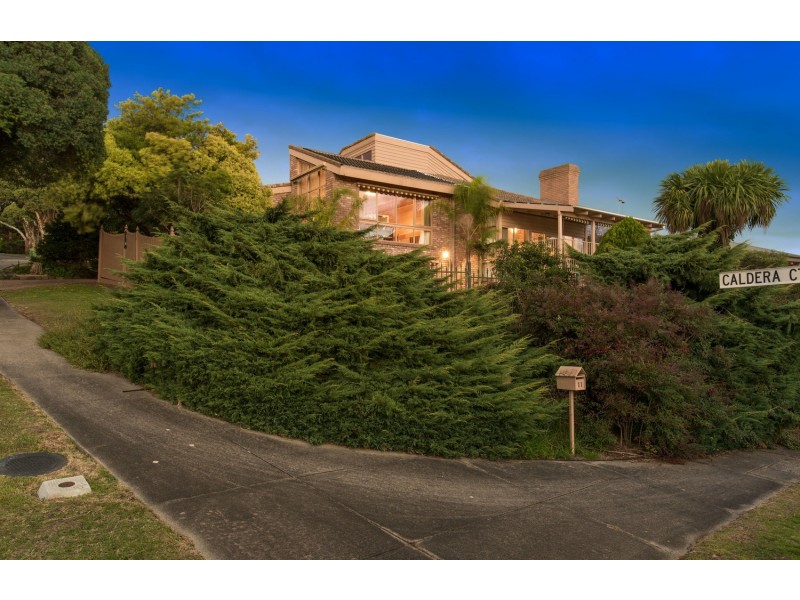 11 Chinook Crescent, Mooroolbark VIC 3138
