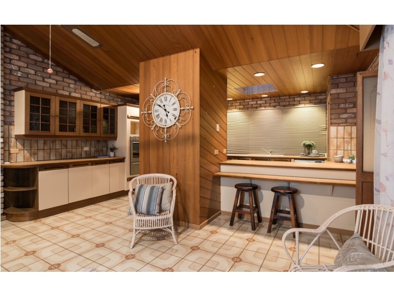 11 Chinook Crescent, Mooroolbark VIC 3138