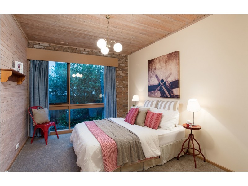 11 Chinook Crescent, Mooroolbark VIC 3138