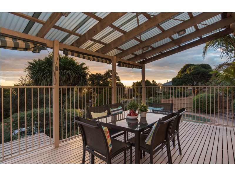 11 Chinook Crescent, Mooroolbark VIC 3138