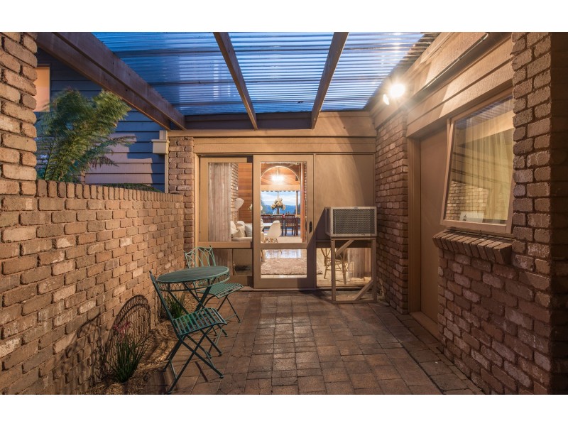 11 Chinook Crescent, Mooroolbark VIC 3138