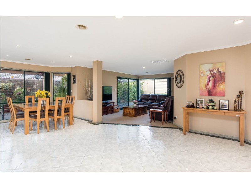 8 Baystone Place, Lilydale VIC 3140