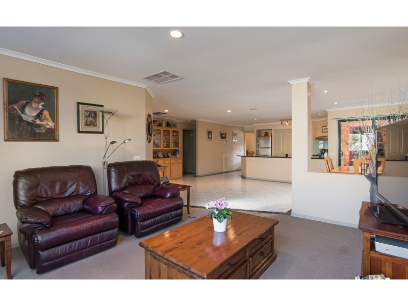 8 Baystone Place, Lilydale VIC 3140