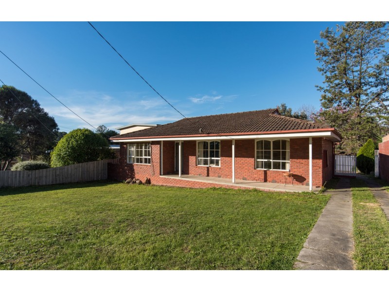24 Pembroke Road, Mooroolbark VIC 3138