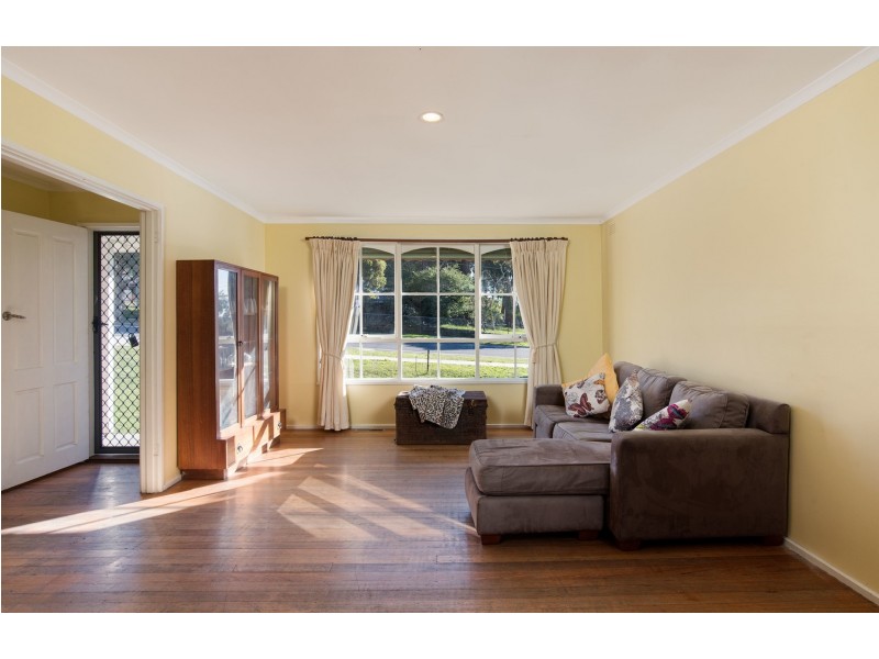 24 Pembroke Road, Mooroolbark VIC 3138