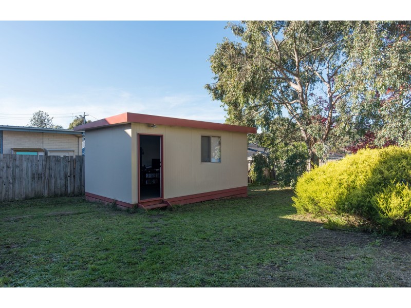 24 Pembroke Road, Mooroolbark VIC 3138