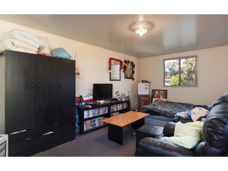 24 Pembroke Road, Mooroolbark VIC 3138