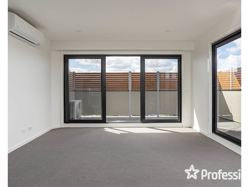 202/18 Myrtle Street, Bayswater VIC 3153