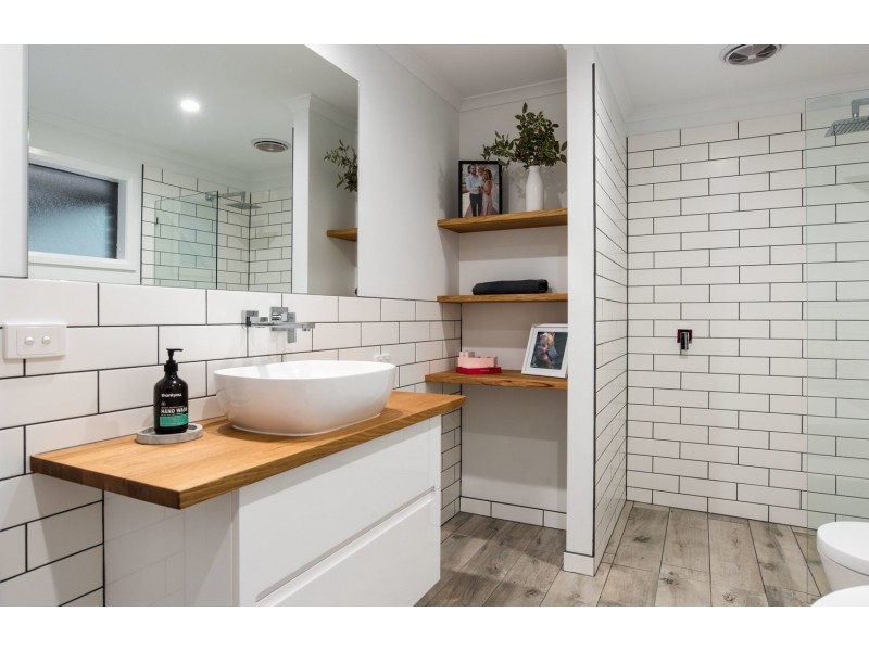 4 Statesman Crescent, Mooroolbark VIC 3138
