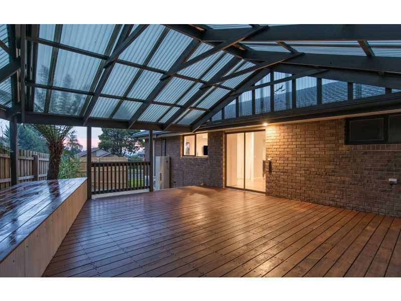 4 Statesman Crescent, Mooroolbark VIC 3138