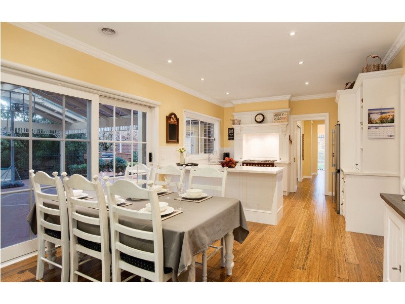 30 Blue Ridge Drive, Mooroolbark VIC 3138