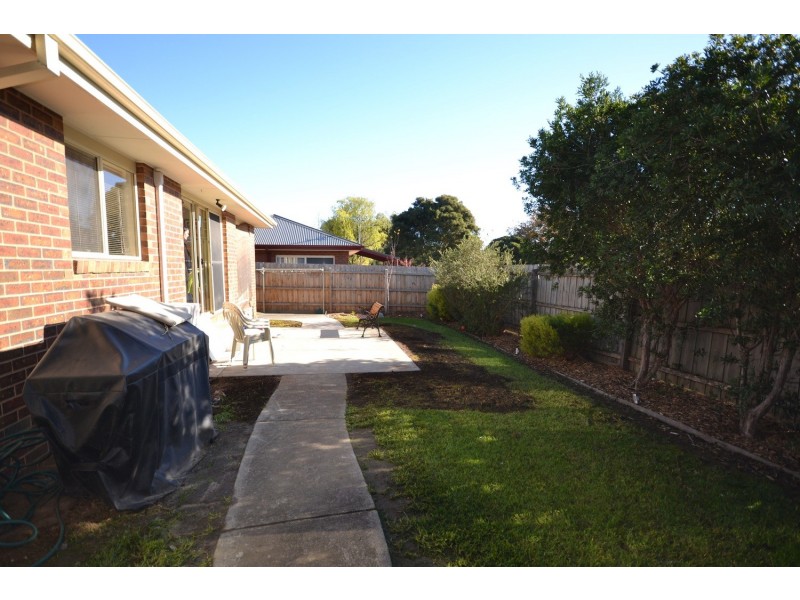 2/57 Dryden Concourse, Mooroolbark VIC 3138