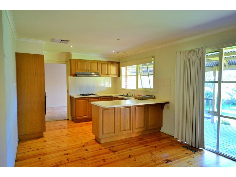 2 Como Close, Croydon VIC 3136