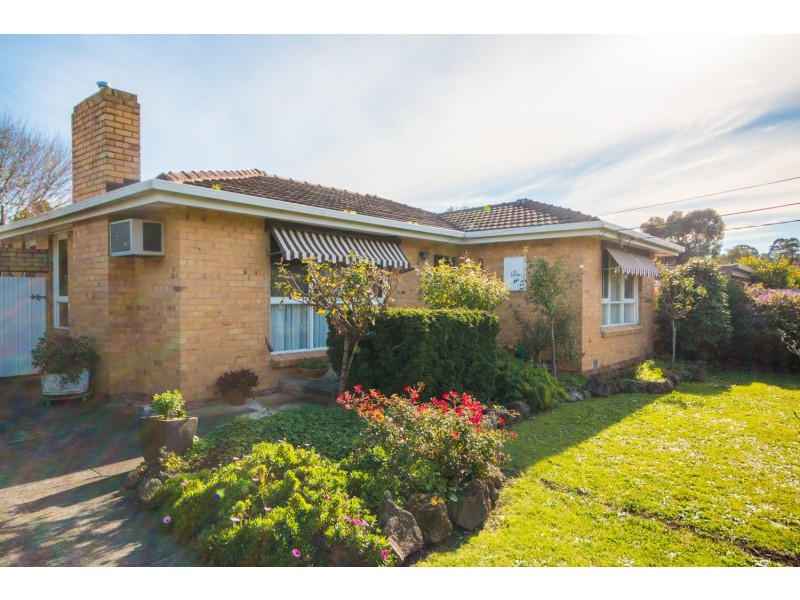 12 Wordsworth Street, Mooroolbark VIC 3138