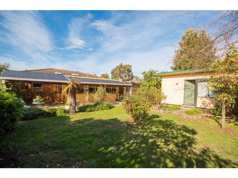 12 Wordsworth Street, Mooroolbark VIC 3138