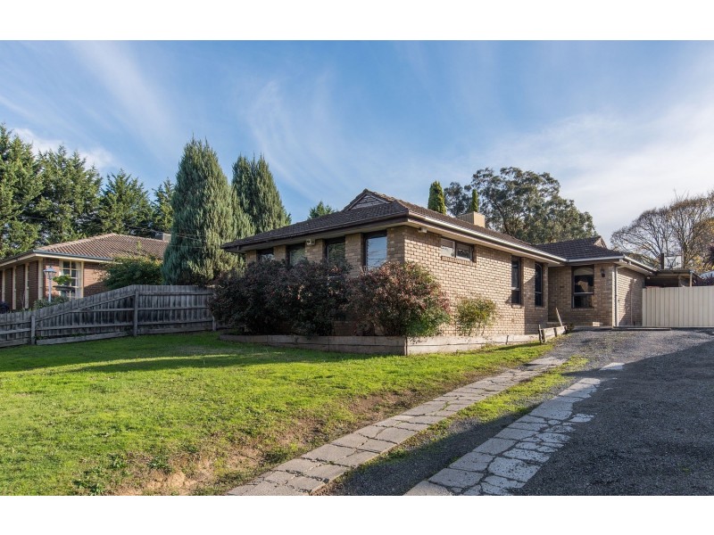 7 Illawara Crescent, Bayswater North VIC 3153