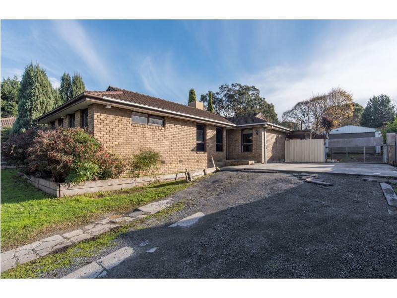 7 Illawara Crescent, Bayswater North VIC 3153