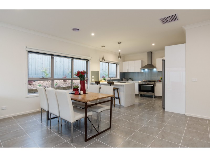 2/26 Tamworth Road, Kilsyth VIC 3137