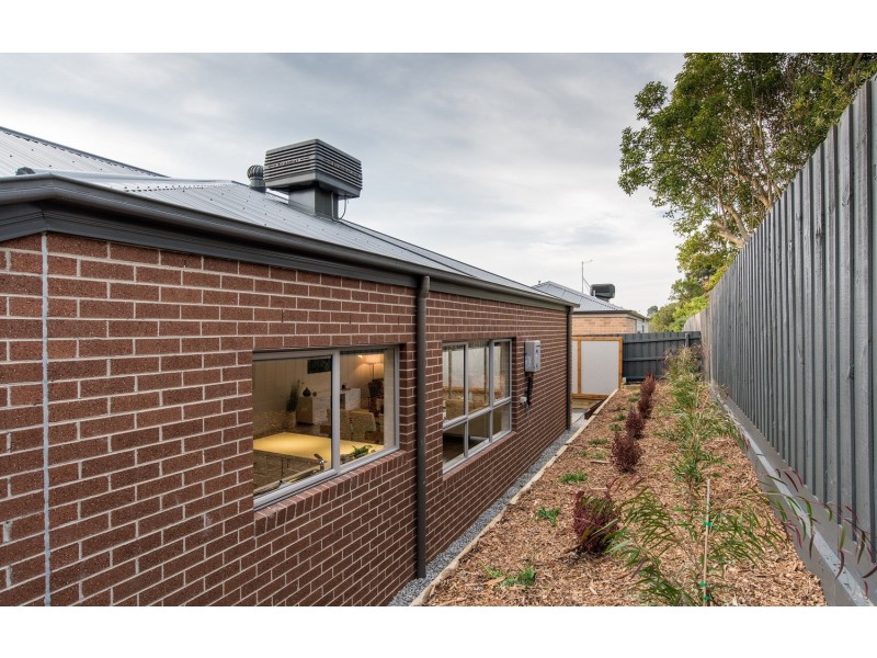 2/26 Tamworth Road, Kilsyth VIC 3137