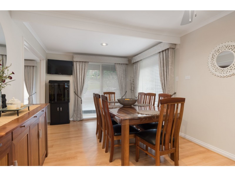 21 Meadowlark Lane, Mooroolbark VIC 3138