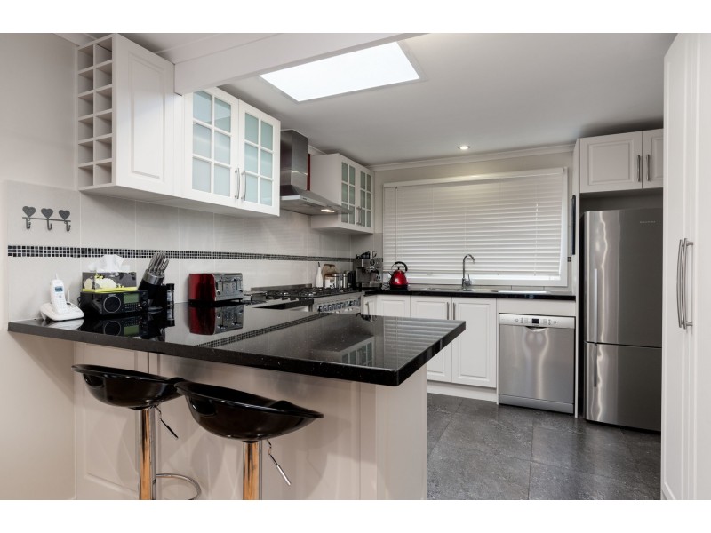 21 Meadowlark Lane, Mooroolbark VIC 3138