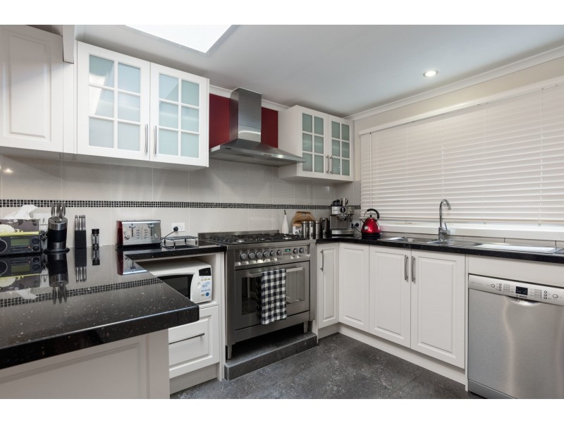 21 Meadowlark Lane, Mooroolbark VIC 3138