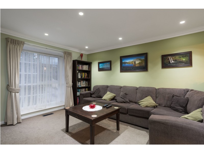 53 Woodville Road, Mooroolbark VIC 3138