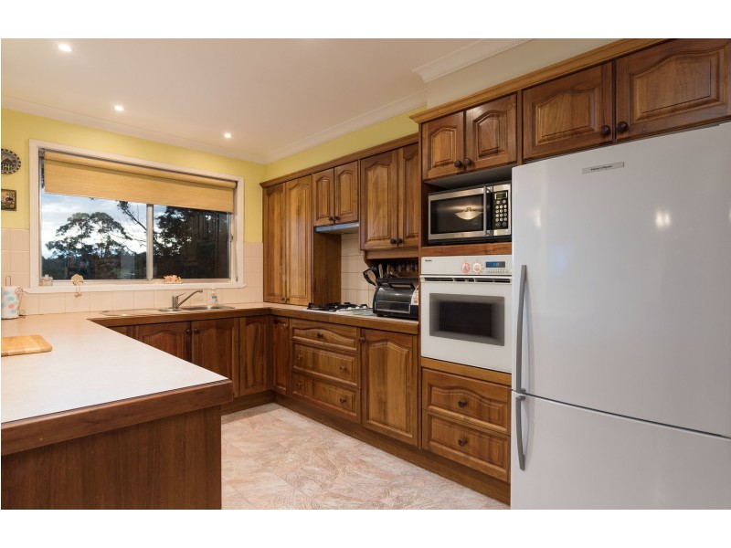 53 Woodville Road, Mooroolbark VIC 3138