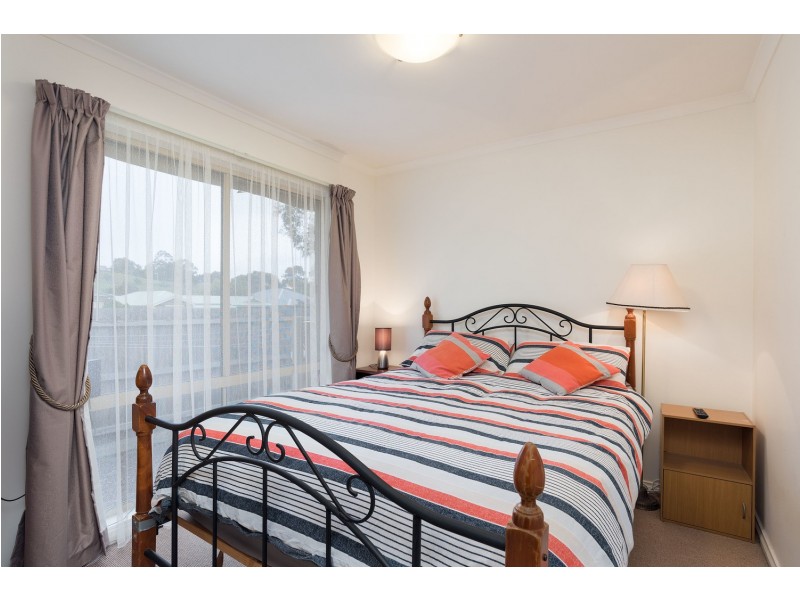 20a Dryden Concourse, Mooroolbark VIC 3138