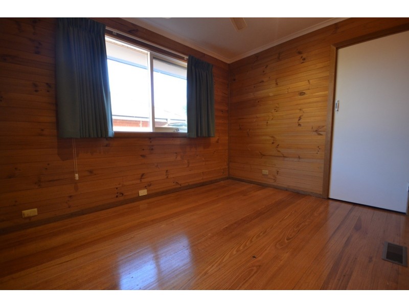 98 Winyard Drive, Mooroolbark VIC 3138