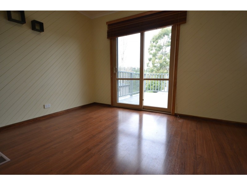 98 Winyard Drive, Mooroolbark VIC 3138