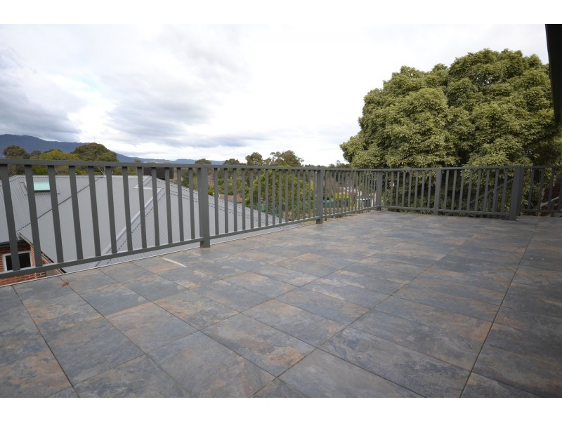 98 Winyard Drive, Mooroolbark VIC 3138