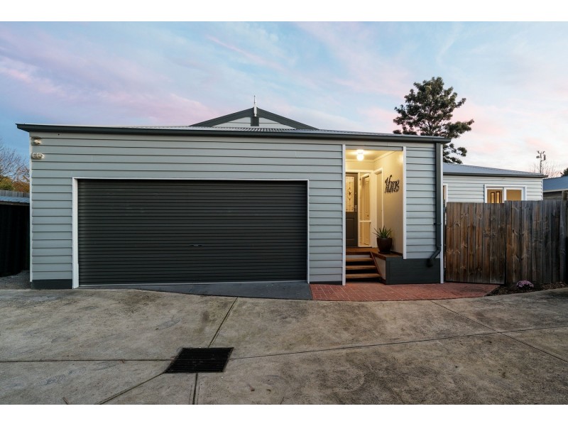 15a Diane Crescent, Mooroolbark VIC 3138