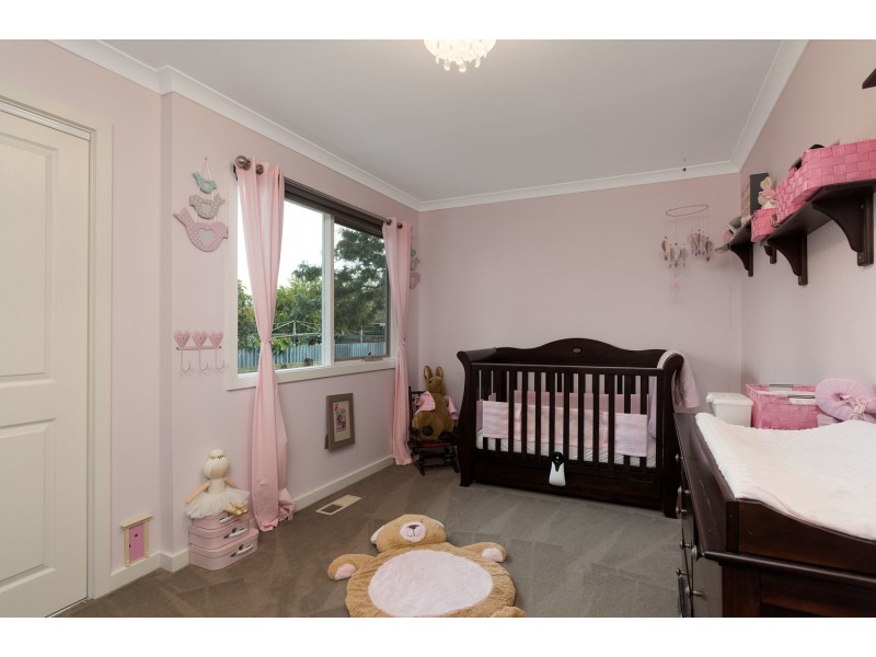 15a Diane Crescent, Mooroolbark VIC 3138