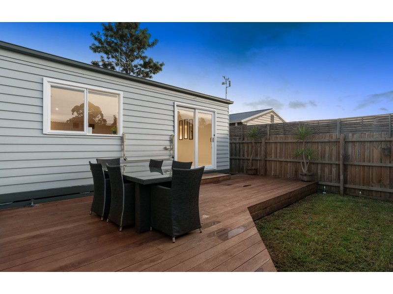 15a Diane Crescent, Mooroolbark VIC 3138