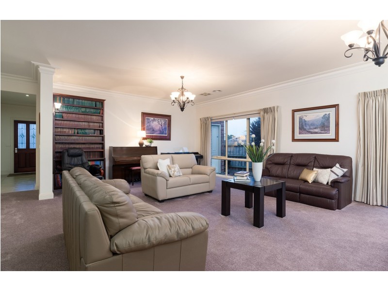 67 Larbert Road, Mooroolbark VIC 3138