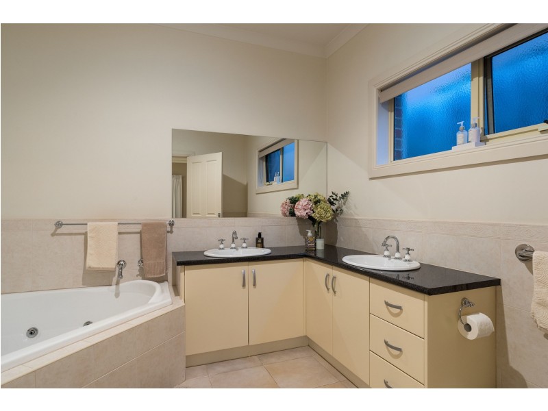 67 Larbert Road, Mooroolbark VIC 3138