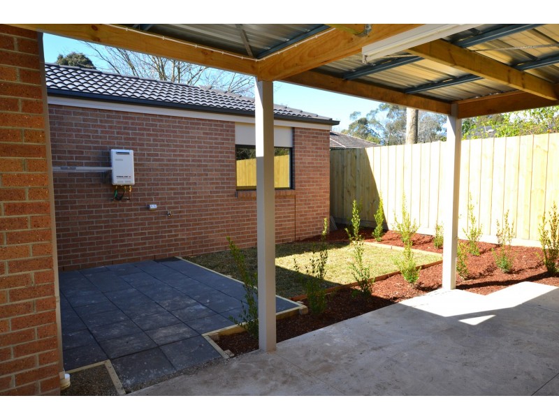 2/9 Blackburn Road, Mooroolbark VIC 3138