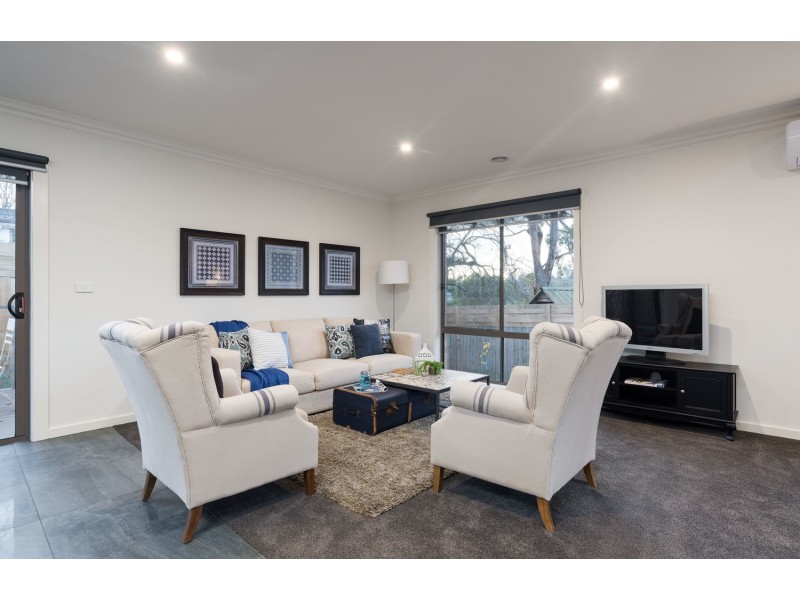 51a Longfellow Avenue, Mooroolbark VIC 3138