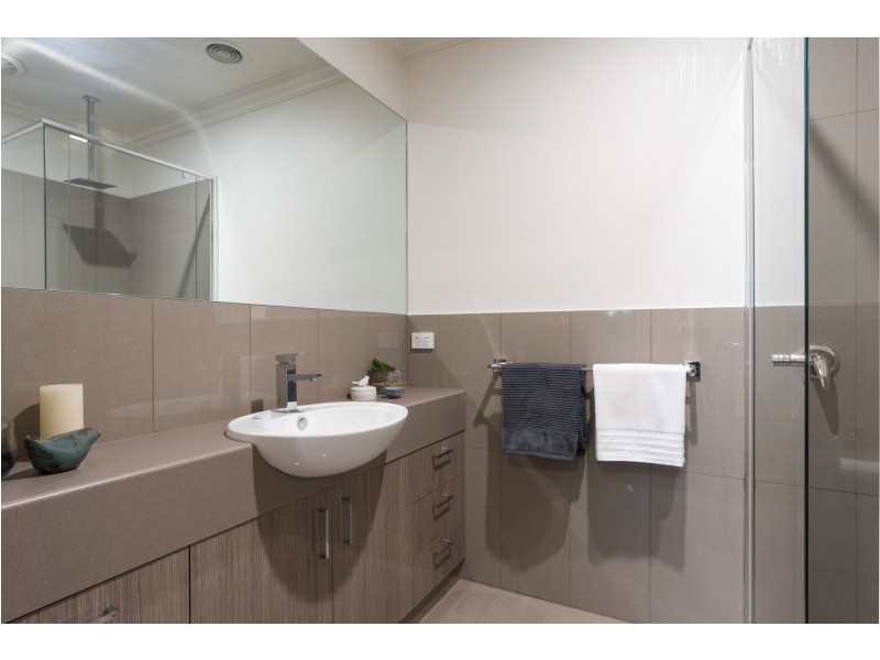 51a Longfellow Avenue, Mooroolbark VIC 3138