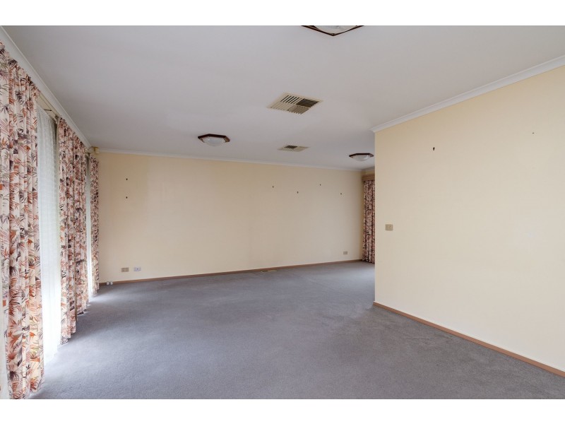 87 Blackburn Road, Mooroolbark VIC 3138