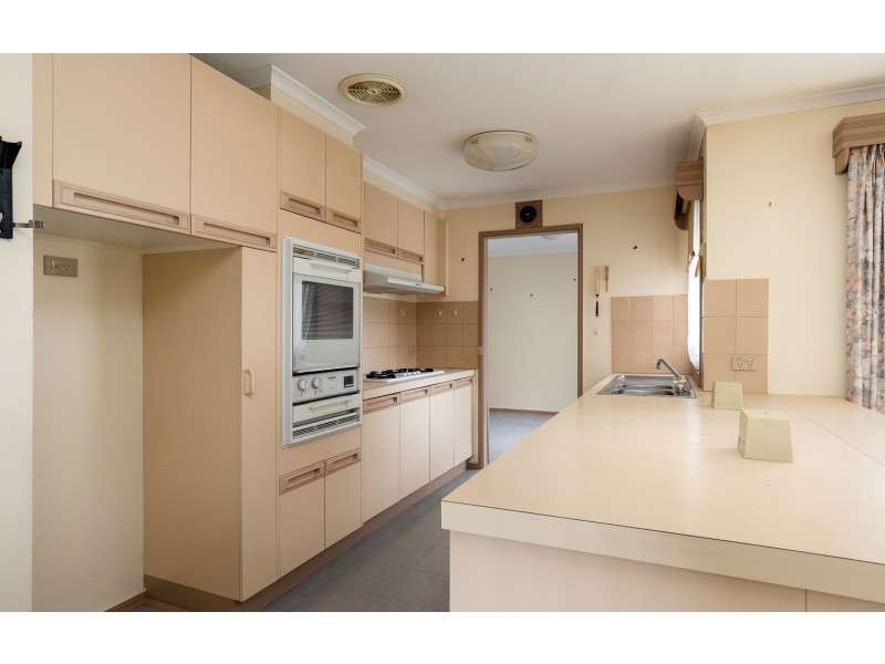 87 Blackburn Road, Mooroolbark VIC 3138